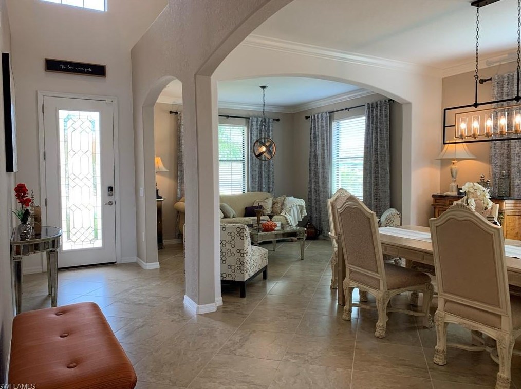 1588 Santiago Cir, Naples, FL 34113