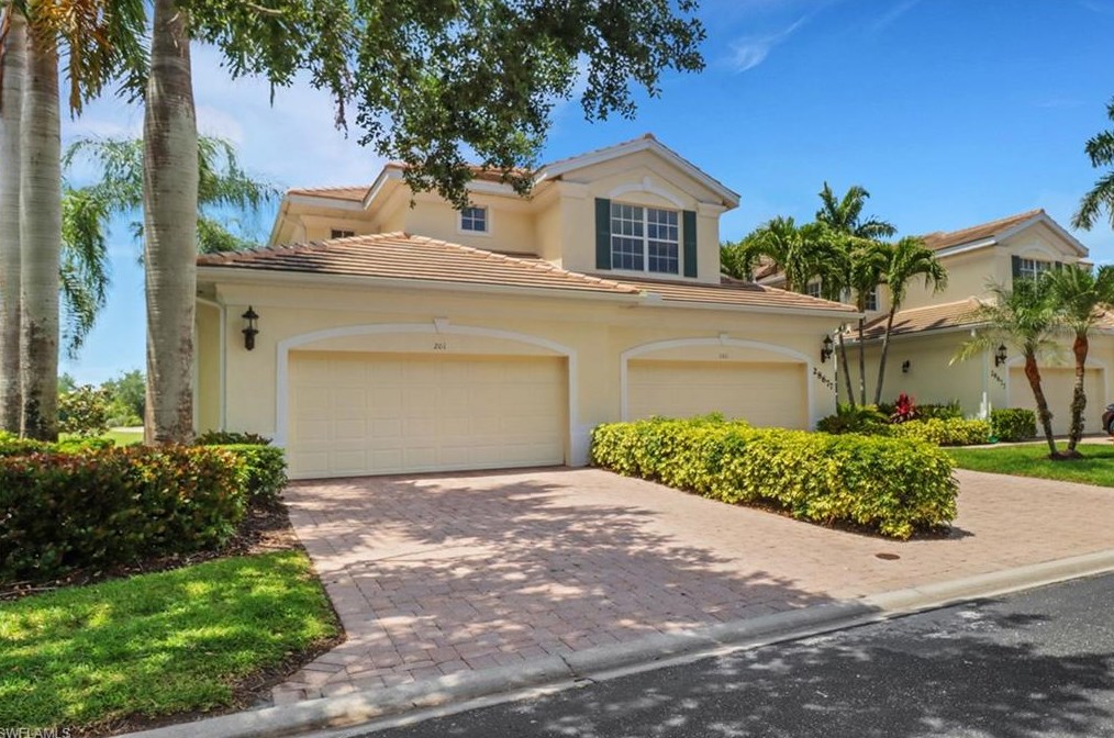 28677 San Lucas Ln, Bonita Springs, FL 34135-8302