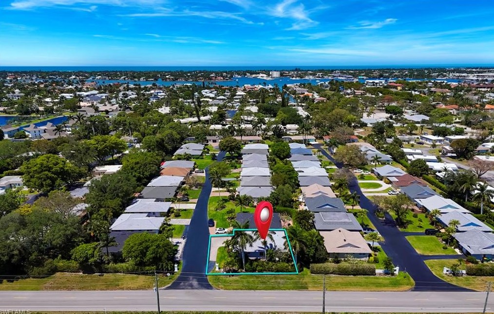 2 Rivard Rd, Naples, FL 34112-0226