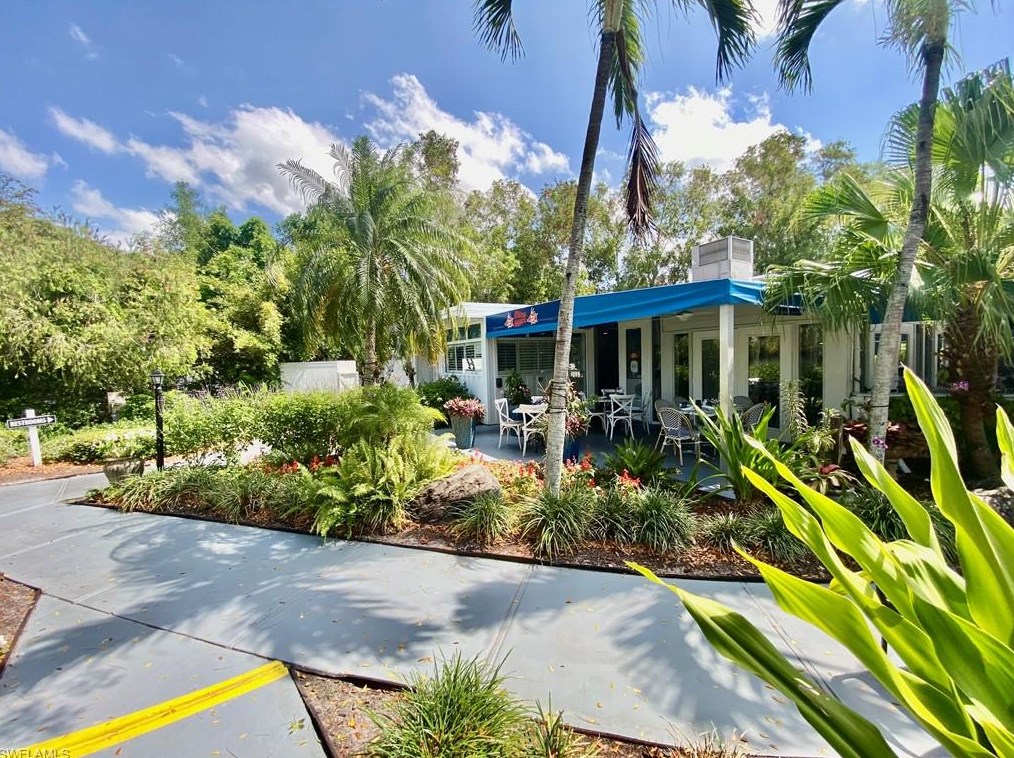 600 Neapolitan Way, Naples FL  34103-8568 exterior