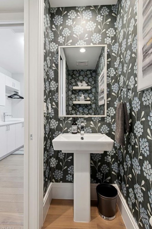 1135 3rd Ave, Naples FL 34102-5813 exterior