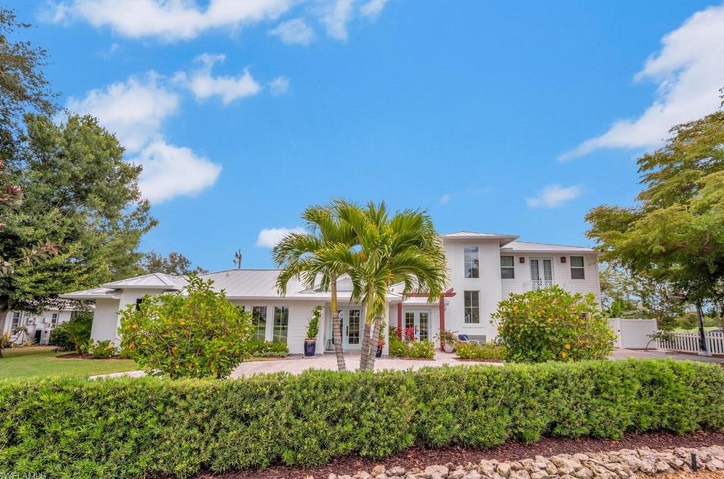 200 Burning Tree Dr, Naples, FL 34105