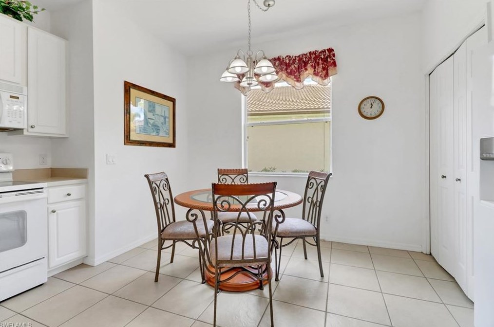 5658 Lago Villaggio Way, Naples FL 34104-5742 exterior