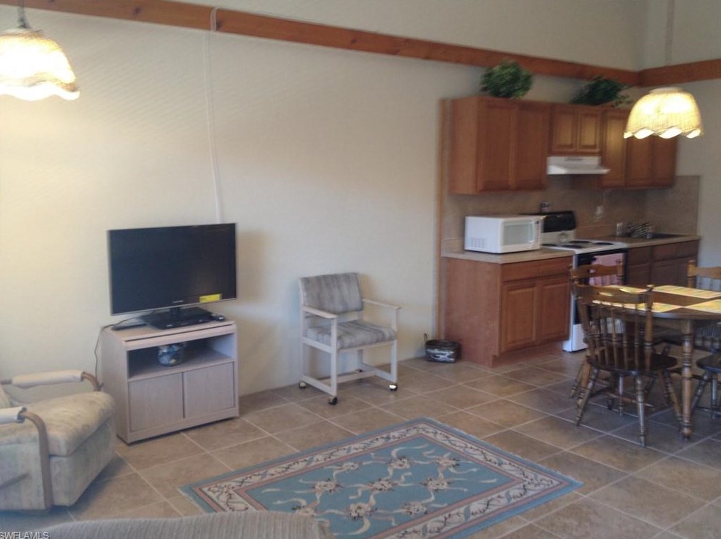 826 Wiggins Pass Rd #318, Naples, FL 34110