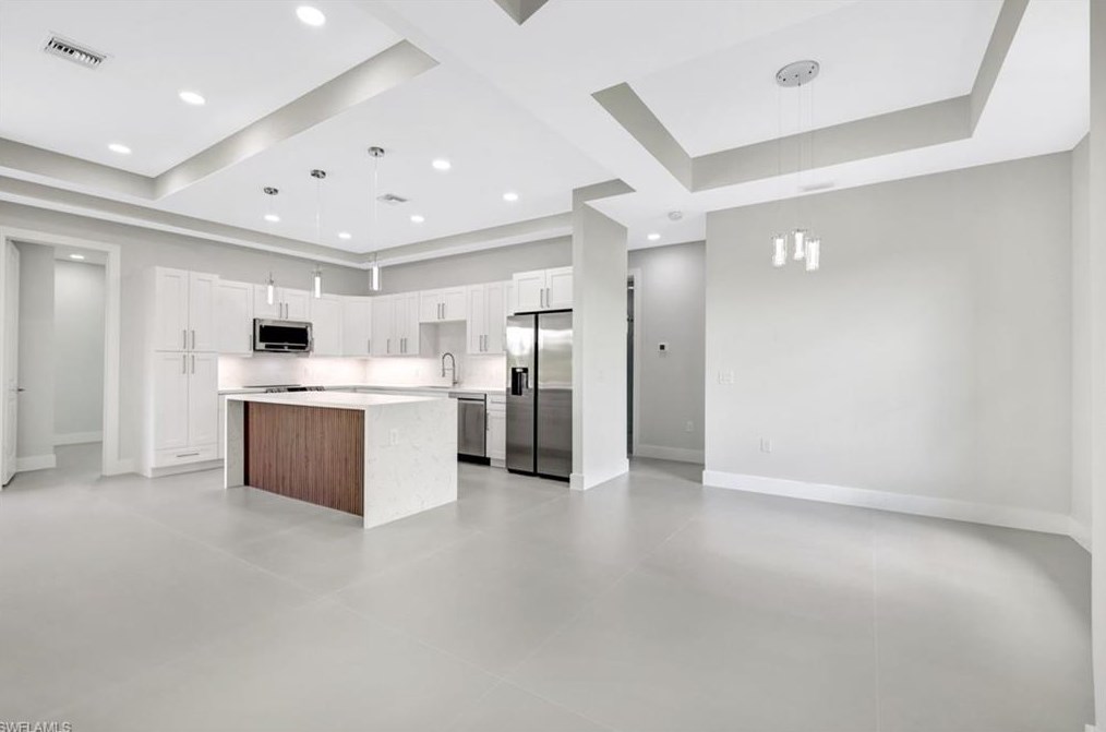 3834 16th Ave, Naples, FL 34120-5559