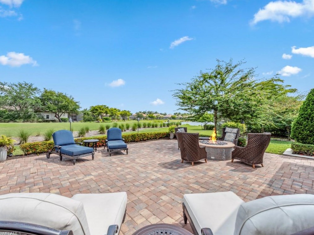 11979 Maidstone Ct, Naples, FL 34120-4644