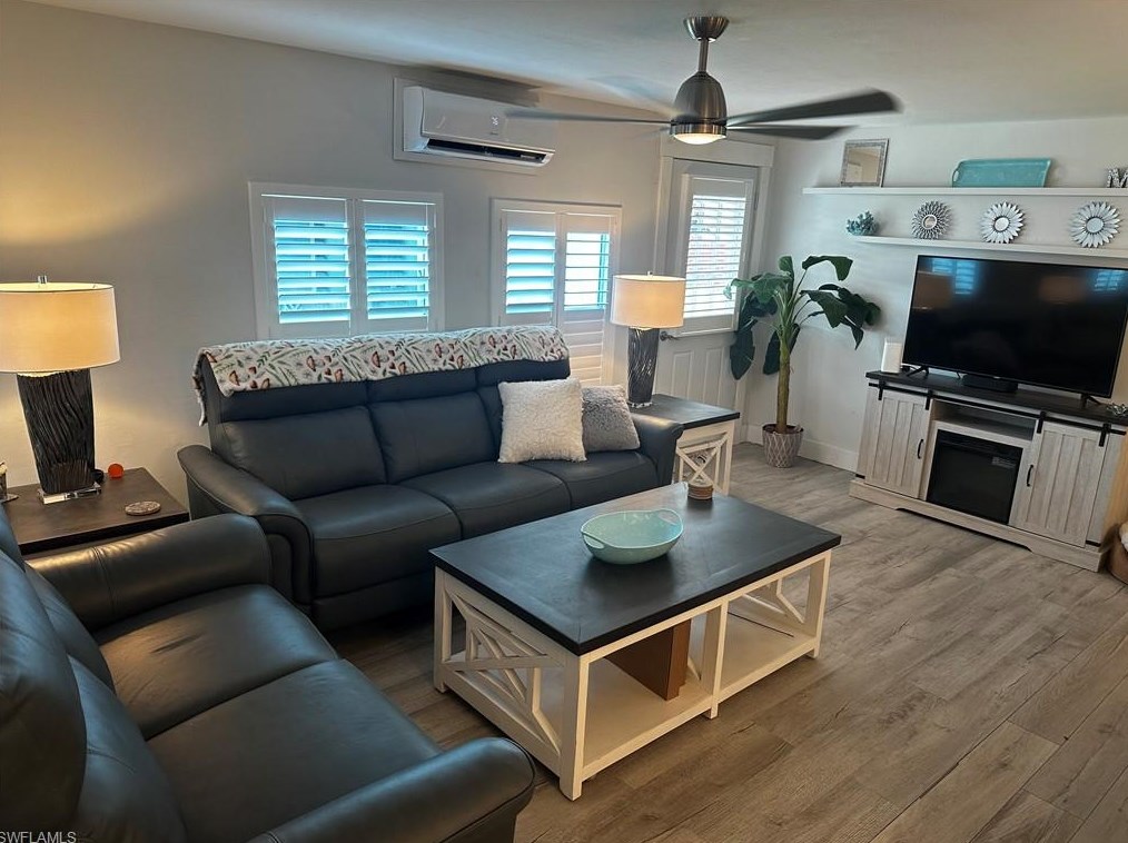 170 Pine Key Ln #13, Naples, FL 34114