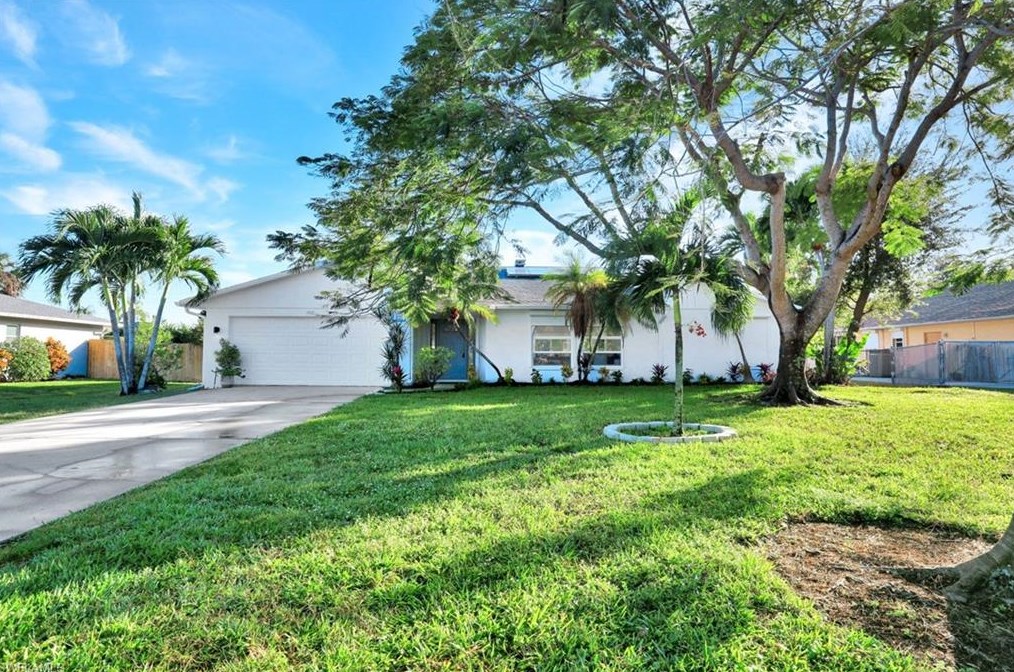 72 Chardon Pl, Naples, FL 34110