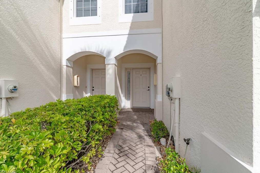 953 Hampton Cir, Naples, FL 34105