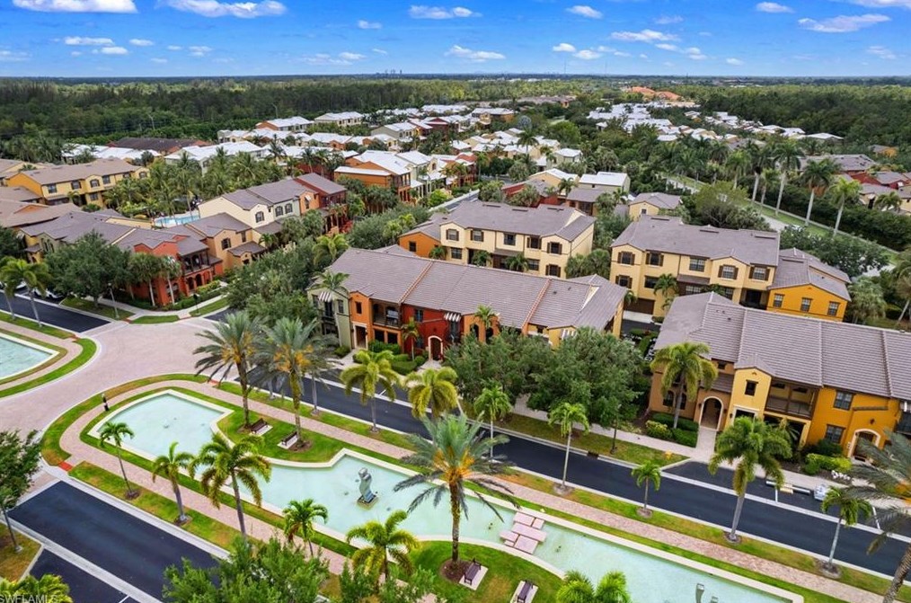 9072 Rialto St, Naples, FL 34113-3303