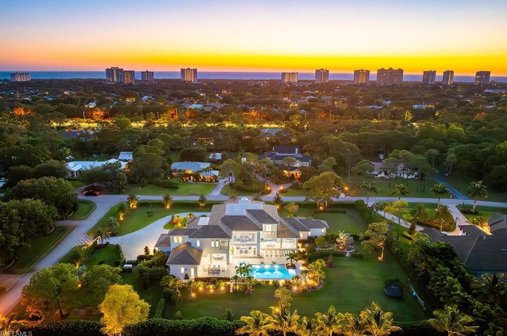188 West St, Naples, FL 34108-2908
