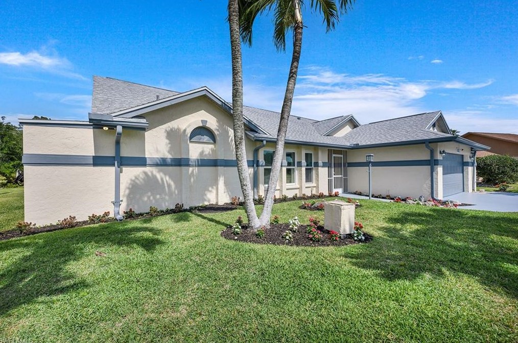 112 Bordeaux Cir, Naples, FL 34112-7161