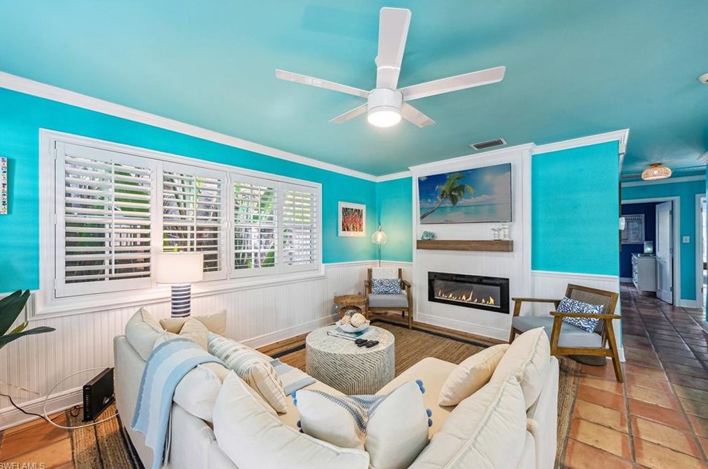 1078 Sperling Ave, Naples, FL 34103-2326