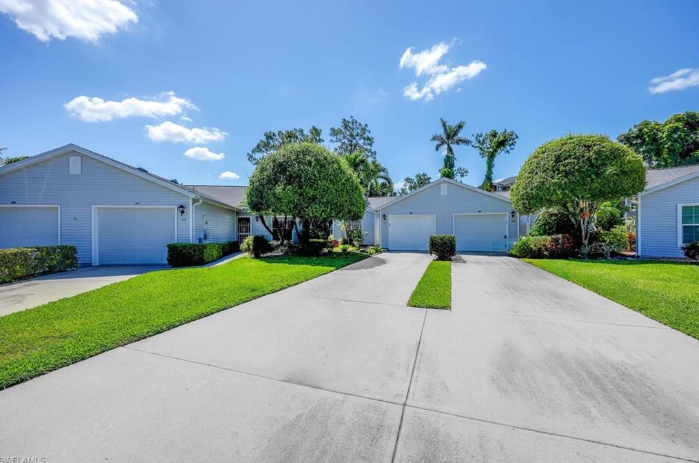 122 Quail Forest Blvd, Naples, FL 34105-2349