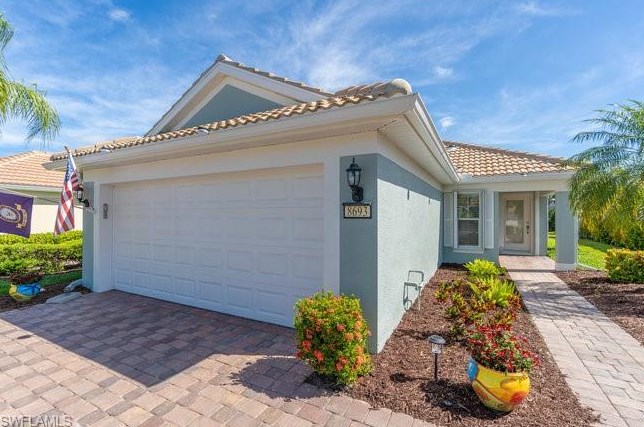 8693 Querce Ct, Naples, FL 34114-2745