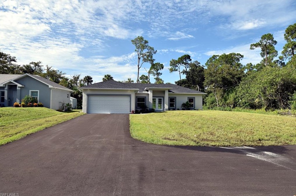 2622 20th Ave, Naples, FL 34120-4549