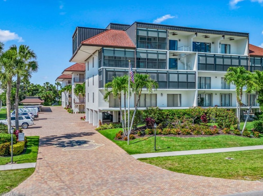 961 Swallow Ave #304, Marco Island, FL 34145