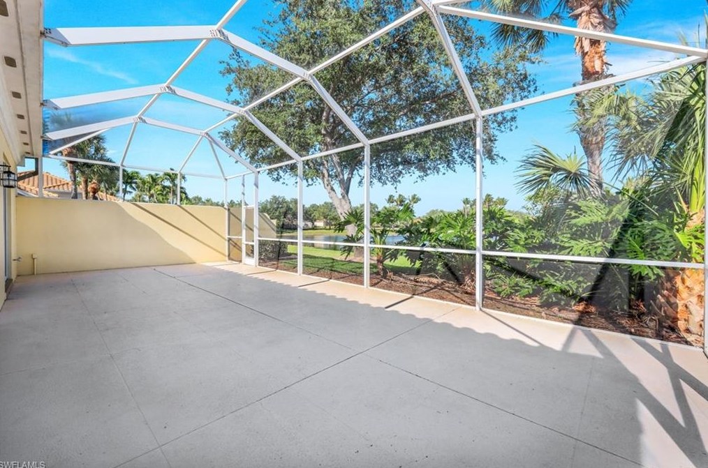 4721 Navassa Ln, Naples FL 34119-9555 exterior