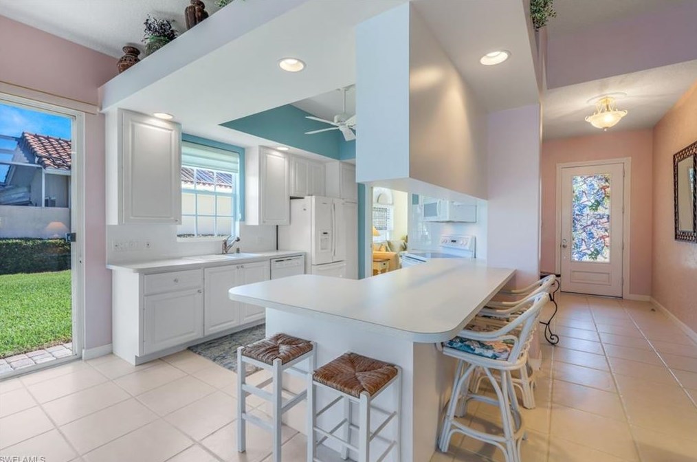 4721 Navassa Ln, Naples FL 34119-9555 exterior