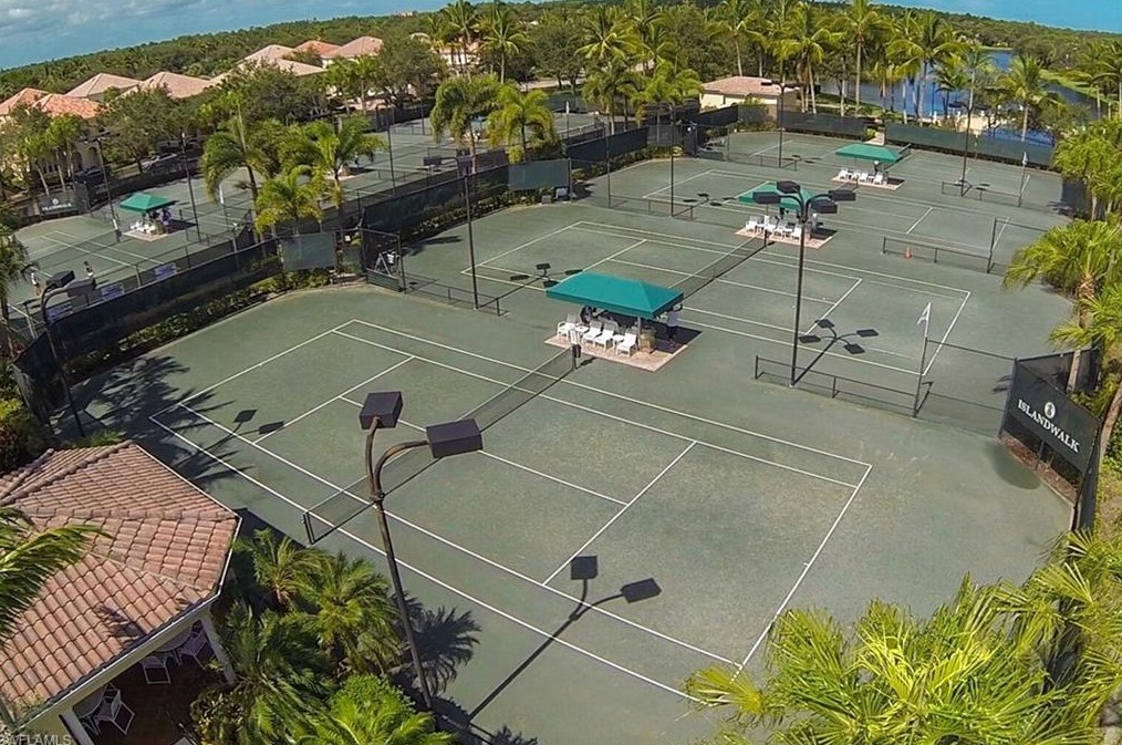 4721 Navassa Ln, Naples FL 34119-9555 exterior