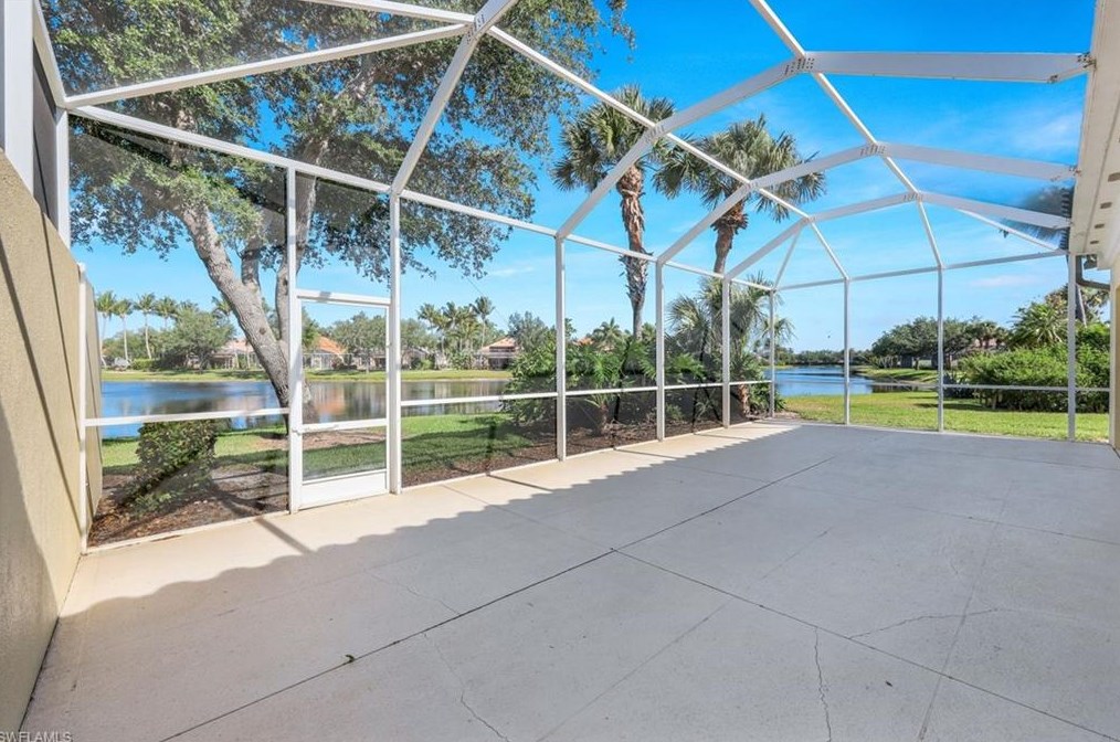 4721 Navassa Ln, Naples FL 34119-9555 exterior