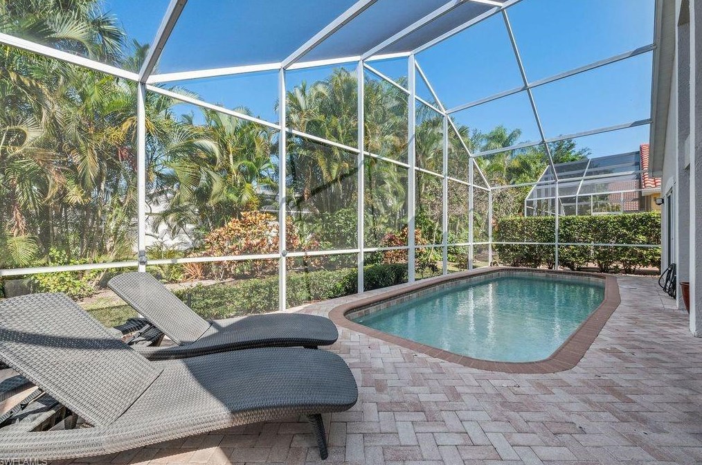 375 Pindo Palm Dr, Naples, FL 34104