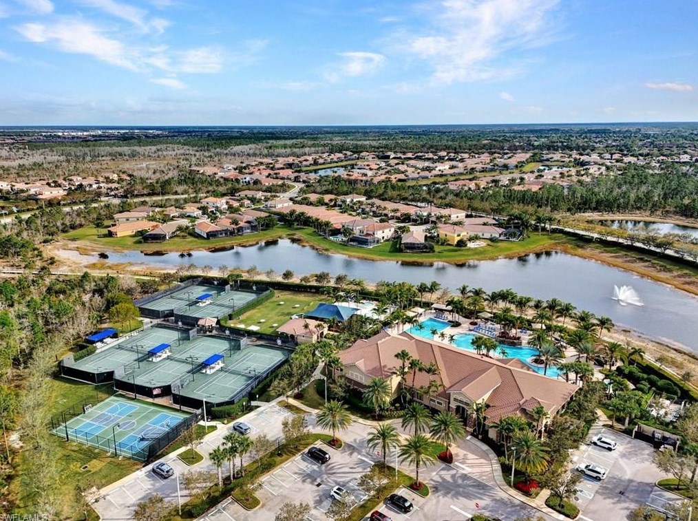 3487 Pacific Dr, Naples FL 34119-8664 exterior