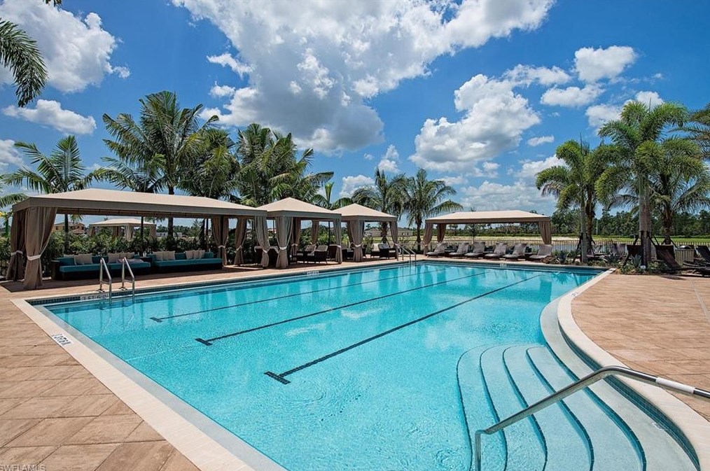 3487 Pacific Dr, Naples FL 34119-8664 exterior