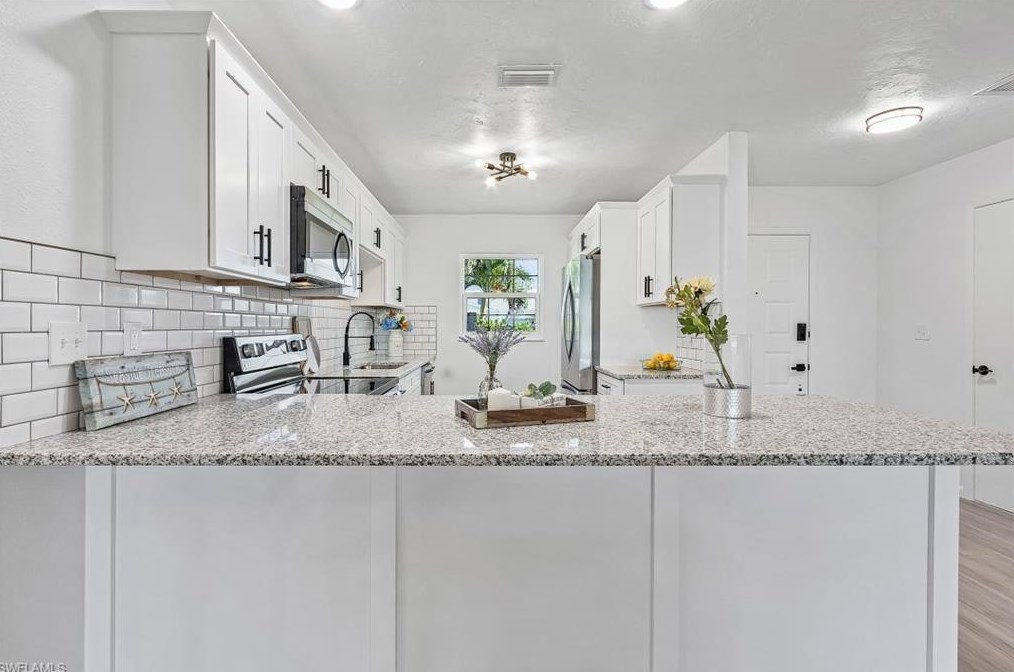 1516 Saddle Woode Dr, Fort Myers, FL 33919-6725