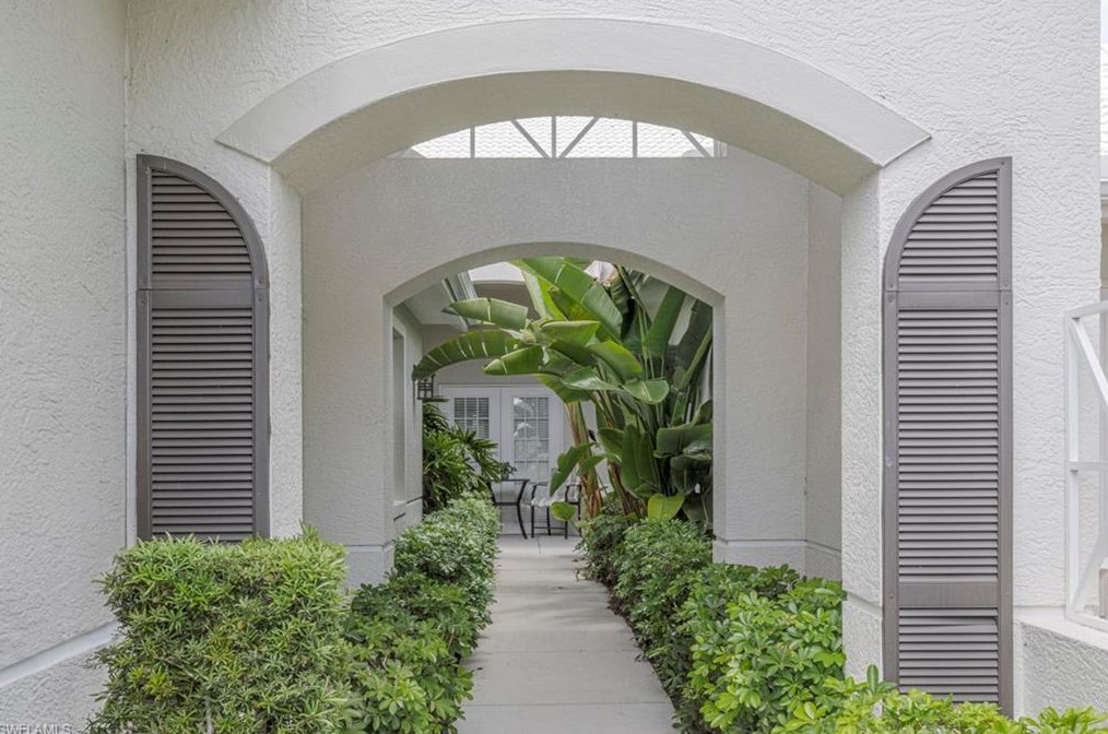 4571 Cardinal Cove Ln, Naples, FL 34114-9487