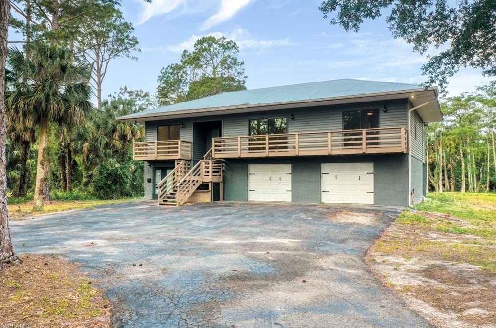 321 7th St Nw, Naples, FL 34120