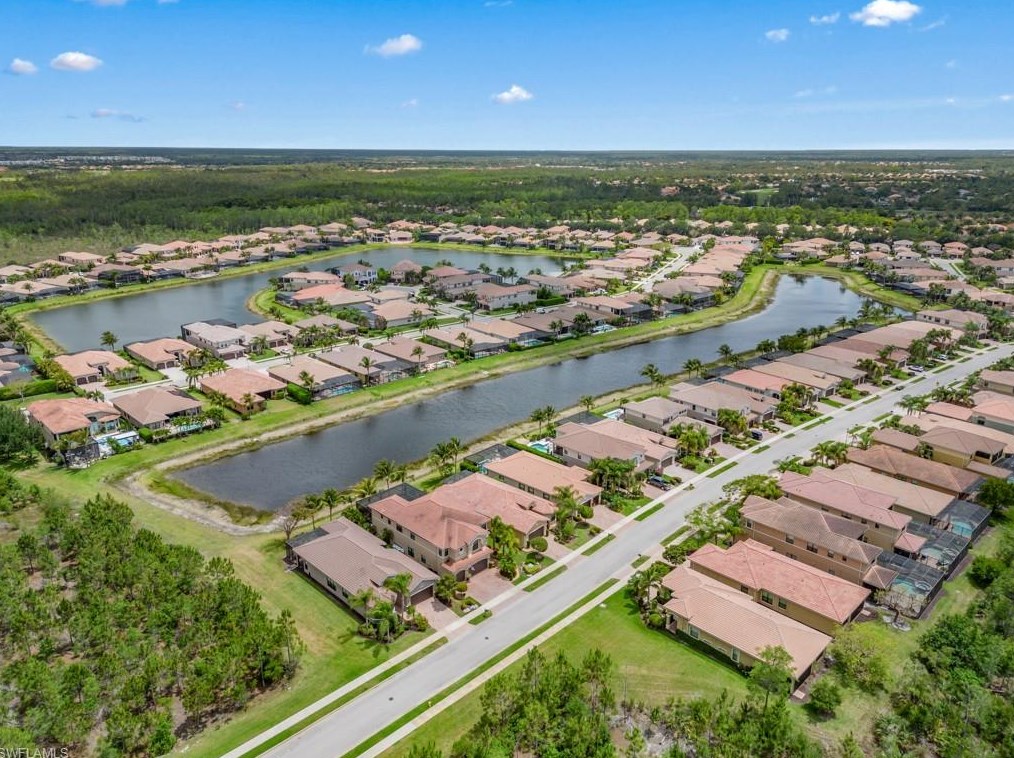 3494 Pacific Dr, Naples FL 34119-8670 exterior