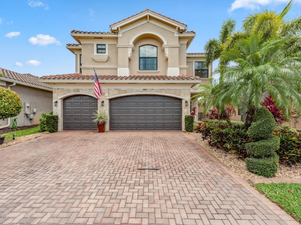 3494 Pacific Dr, Naples, FL 34119-8670