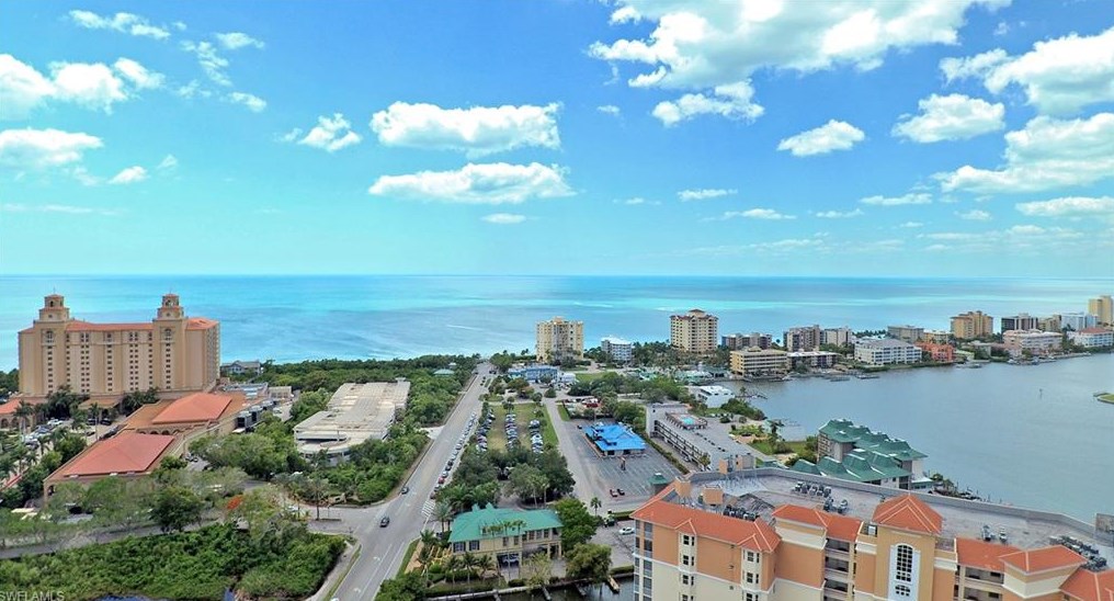 410 Flagship Dr, Naples FL 34108-2332 exterior