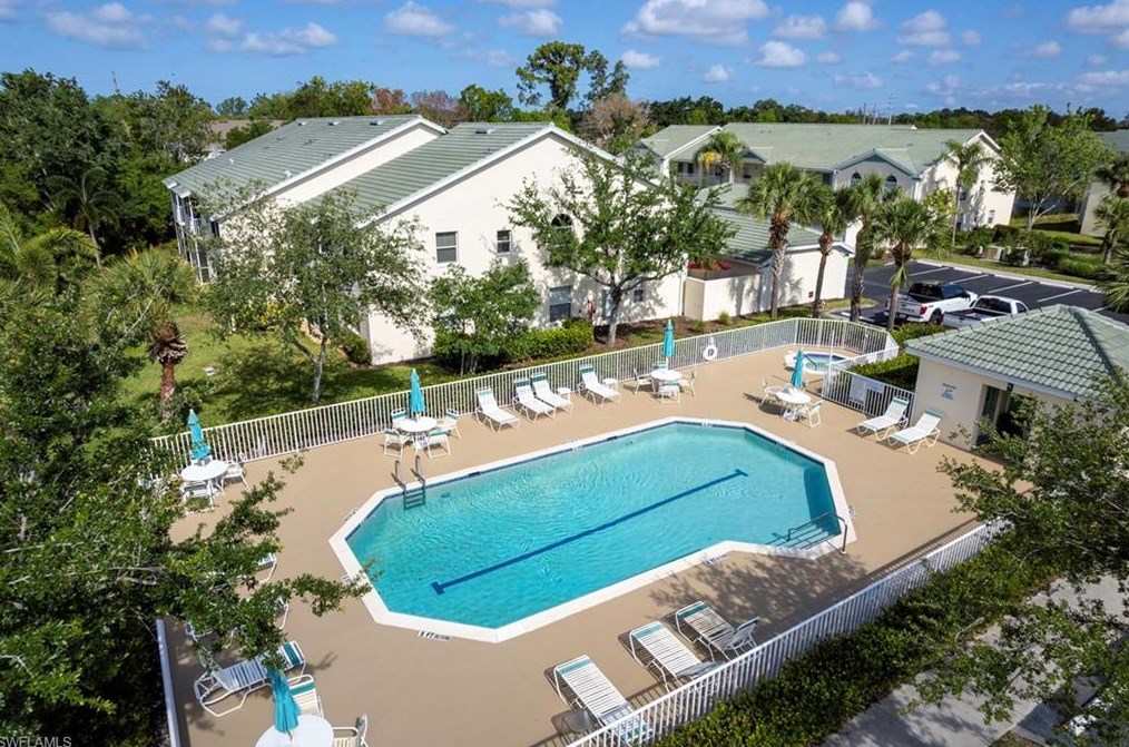 4940 Cougar Ct, Naples, FL 34109-2672