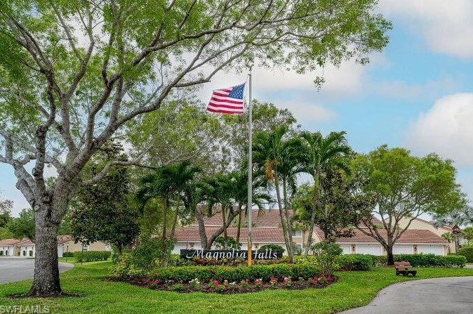 2365 Hidden Lake Ct, Naples, FL 34112-2859