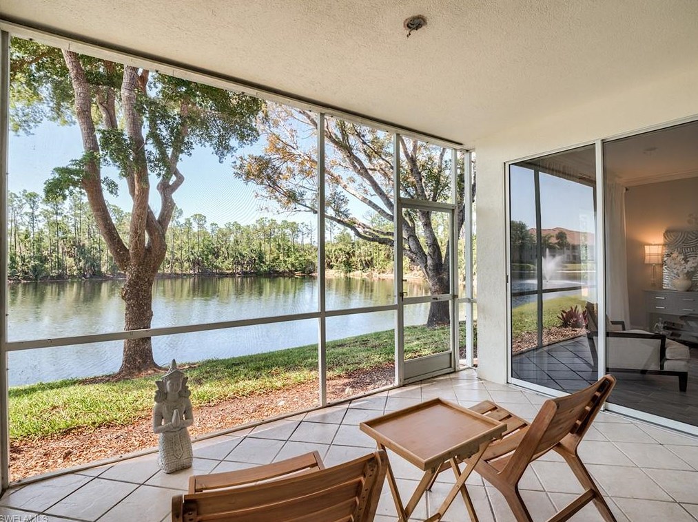 1016 Manor Lake Dr, Naples, FL 34110