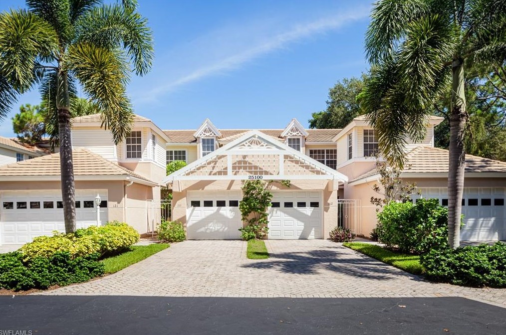 25100 Goldcrest Dr, Bonita Springs, FL 34134-7956
