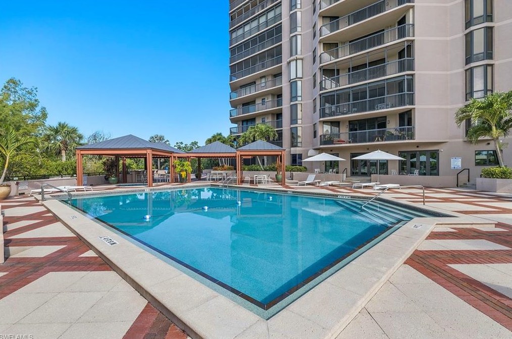 6075 Pelican Bay Blvd, Naples, FL 34108-8169