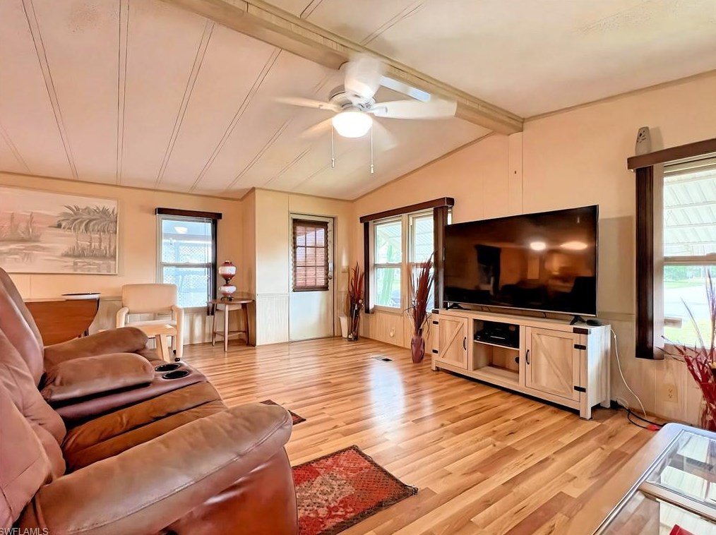 195 Ocean Reef Ln, Naples, FL 34114-8415