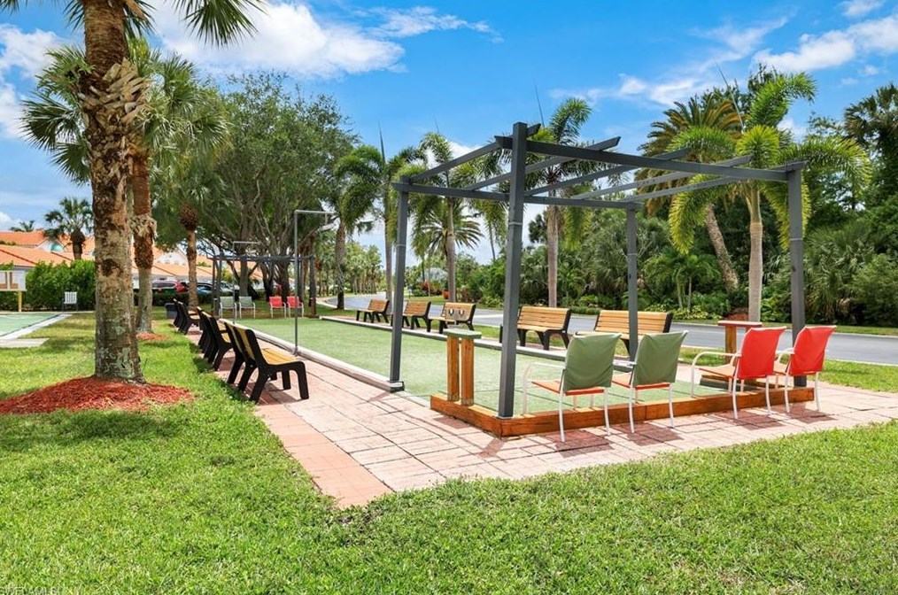 345 Gabriel Cir, Naples FL  34104-5449 exterior