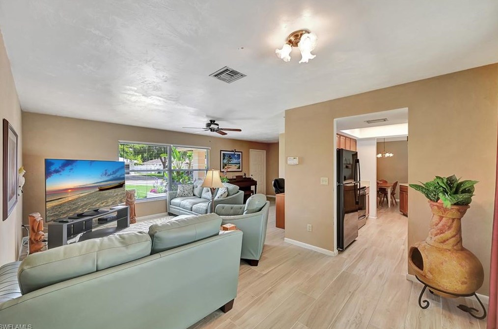 228 Johnnycake Dr, Naples FL 34110-1312 exterior