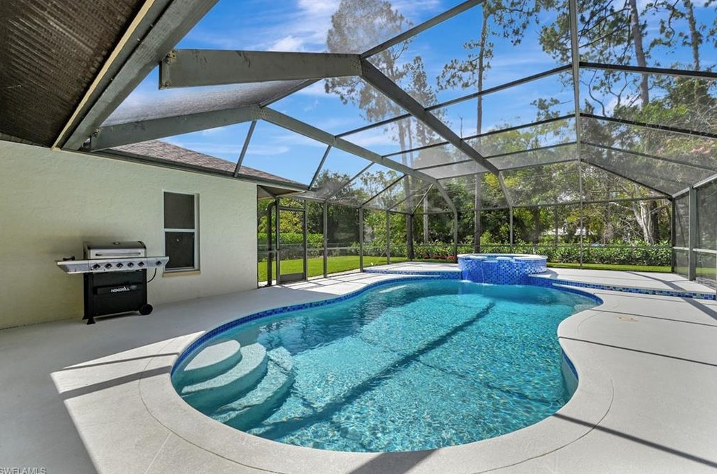 228 Johnnycake Dr, Naples FL 34110-1312 exterior