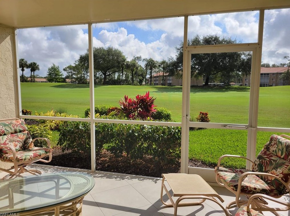 5851 Cobblestone Ln, Naples, FL 34112-2835