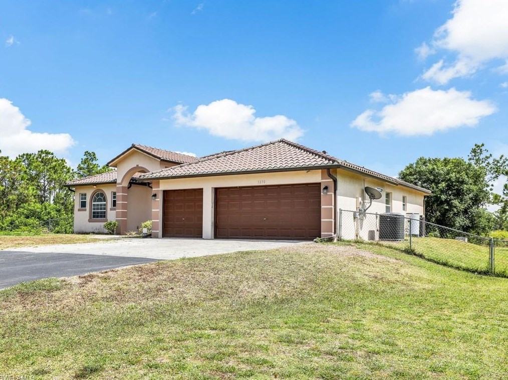 3230 66th Ave, Naples, FL 34120-1463