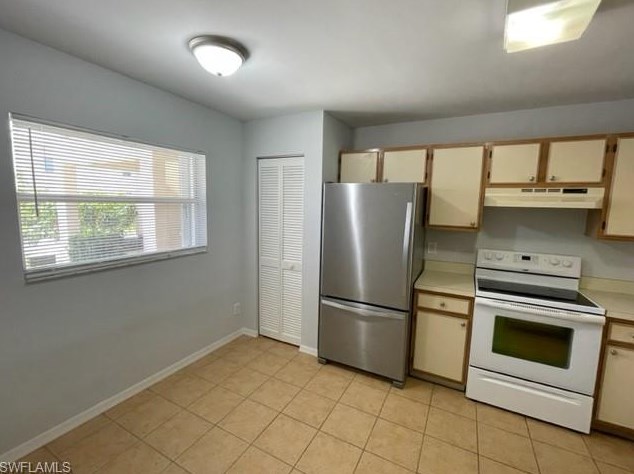 608 Squire Cir, Naples, FL 34104-6509