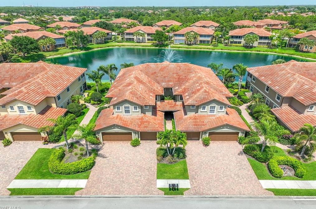 6626 Alden Woods Cir, Naples, FL 34113-3426