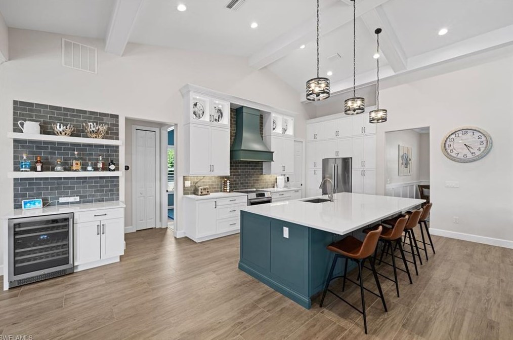 8761 Mustang Is Cir, Naples FL 34113-1640 exterior