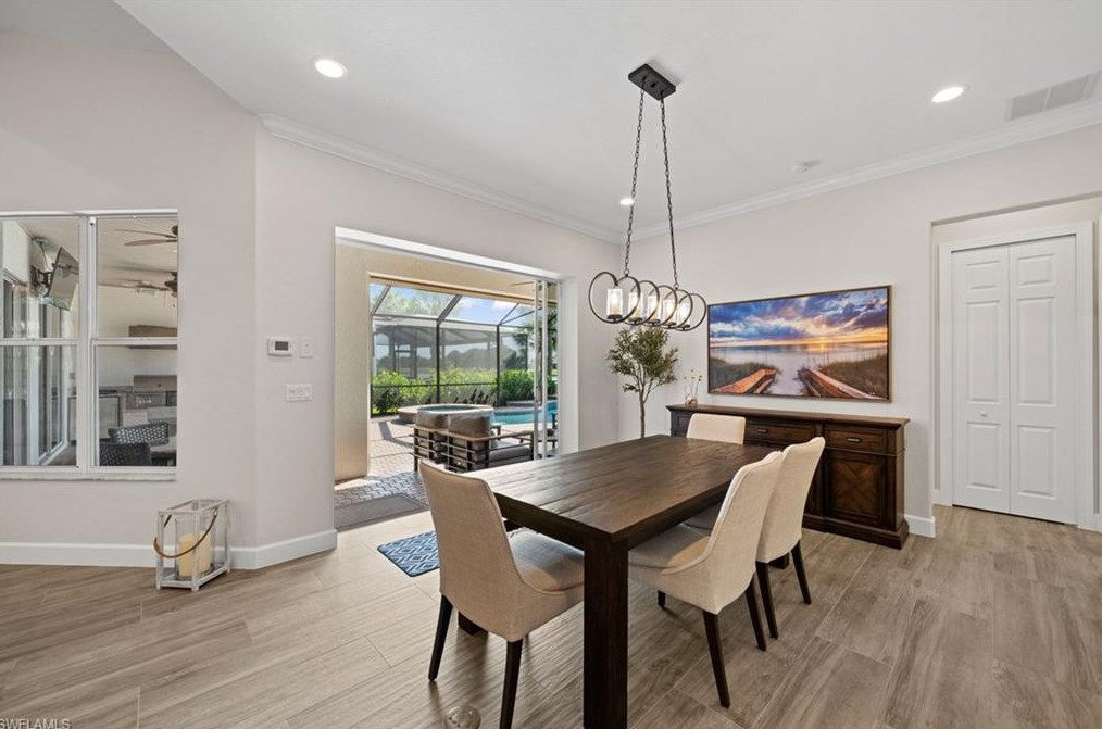 8761 Mustang Is Cir, Naples FL 34113-1640 exterior