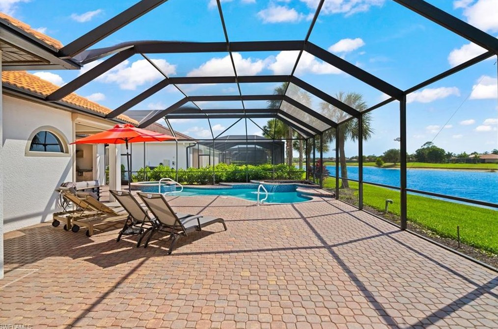 8761 Mustang Is Cir, Naples FL 34113-1640 exterior